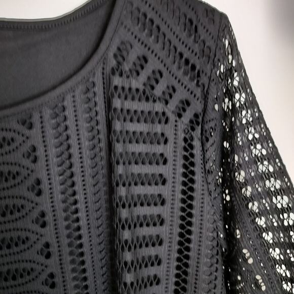 4373) Dana Buckman Black Eyelet Short Sleeve Overlay Blouse XL - Picture 4 of 10